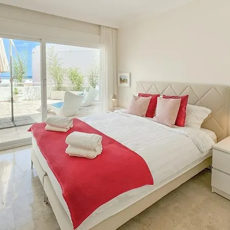Espectacular Apartamento En Primera Linea De Playa Estepona