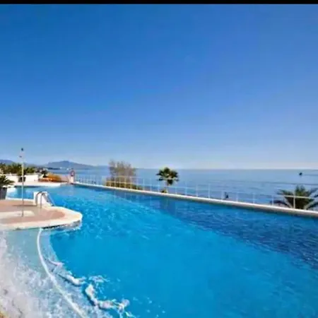 Espectacular Apartamento En Primera Linea De Playa * Estepona